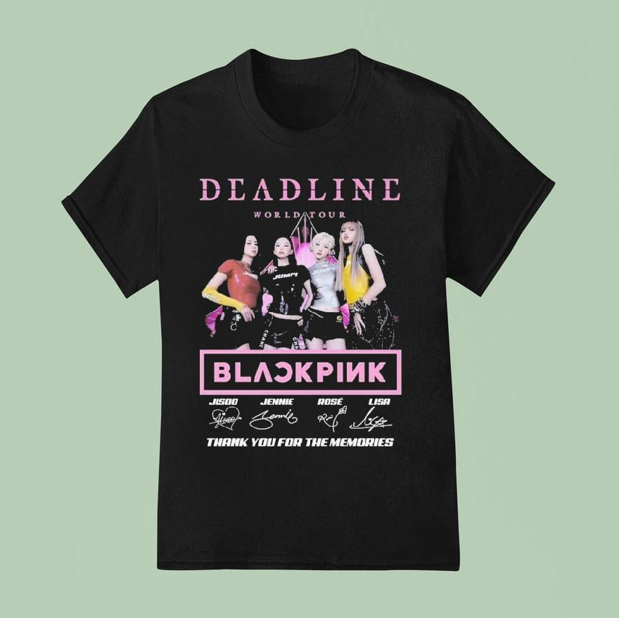【ポップアップ限定品】BLACKPINK DEADLINE Tシャツ BLAPI-A000125_t_01_1080_grande